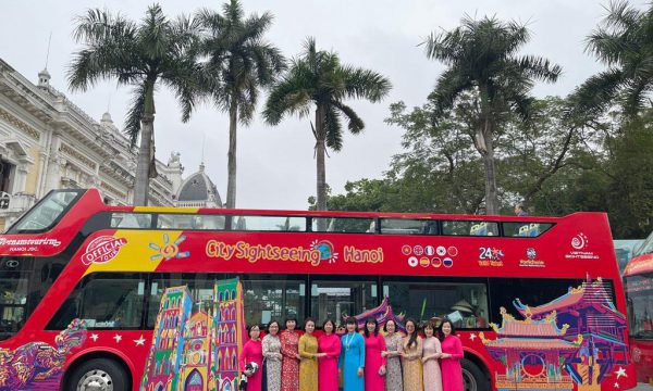 Xe Bus 2 Tầng – Khám Phá Thủ Đô Hà Nội Một Cách Mới Mẻ