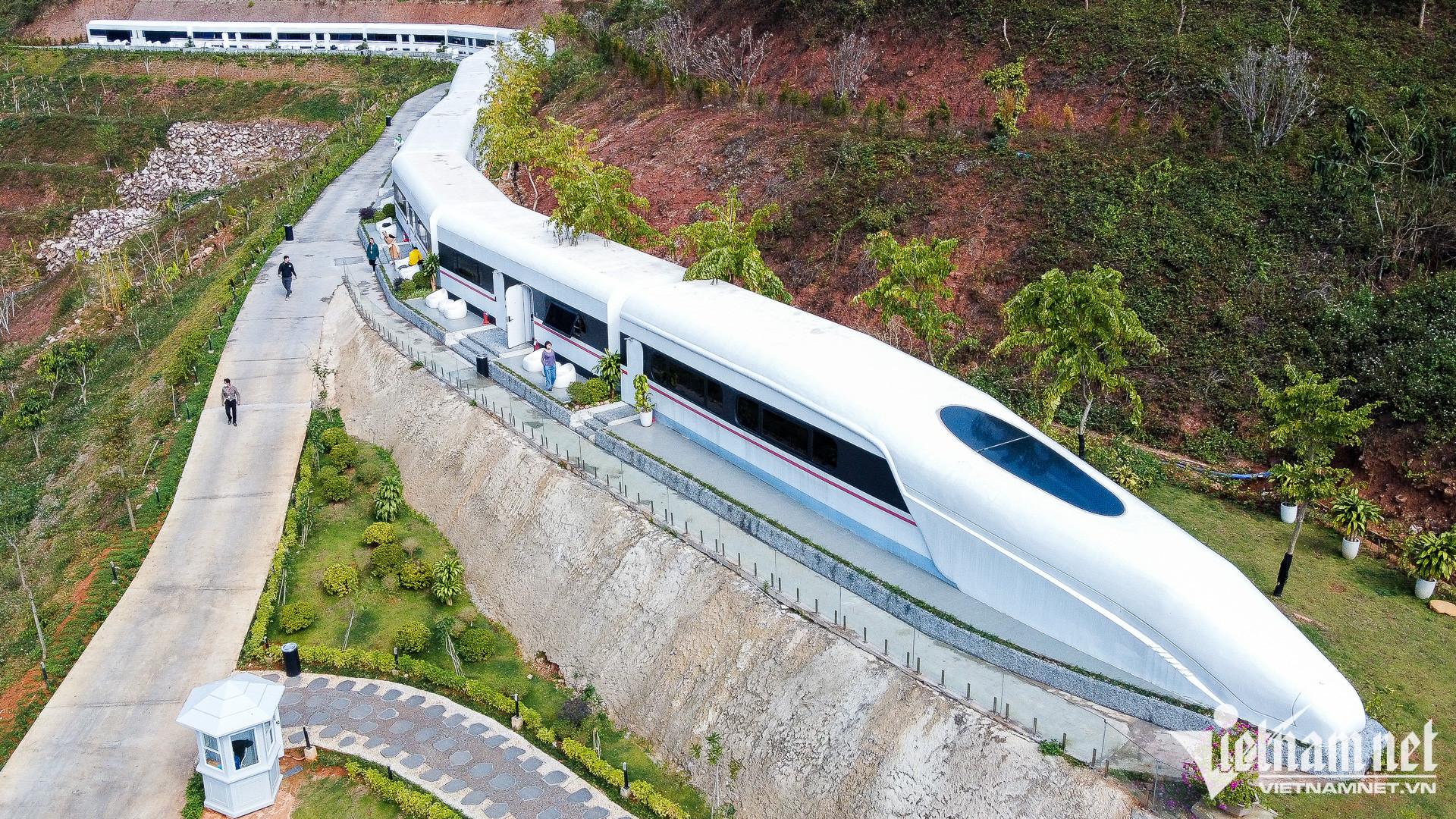 Khách sạn đoàn tàu siêu tốc 'chạy xuyên' núi rừng Mộc Châu