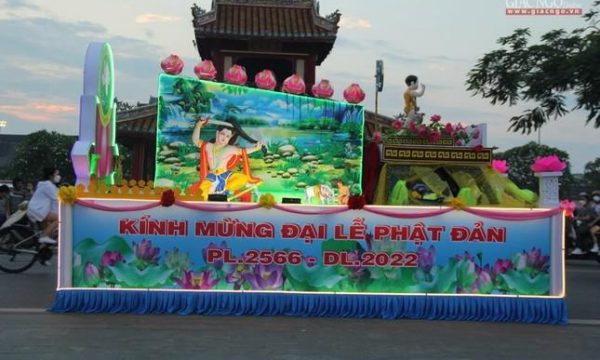 Phật giáo: Lễ hội mừng Phật đản tại Huế