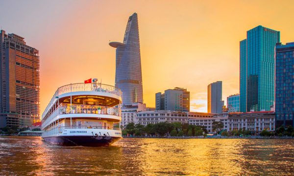 Du lịch ăn tối trên tàu sông Sài Gòn – Trải nghiệm độc đáo và sang trọng