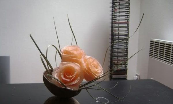 7 cách làm hoa hồng bằng giấy ăn siêu xinh cho bàn tiệc của mẹ đơn giản dễ làm
