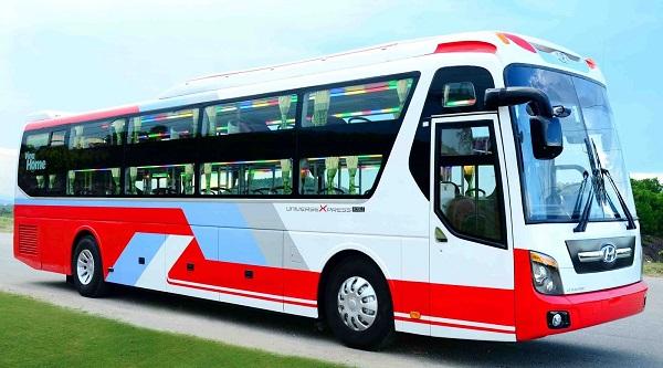 Xe bus du lịch khá thoải mái và tiện lợi