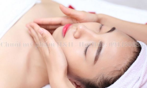 Kem massage mặt: Sản phẩm chăm sóc da không thể thiếu tại Spa