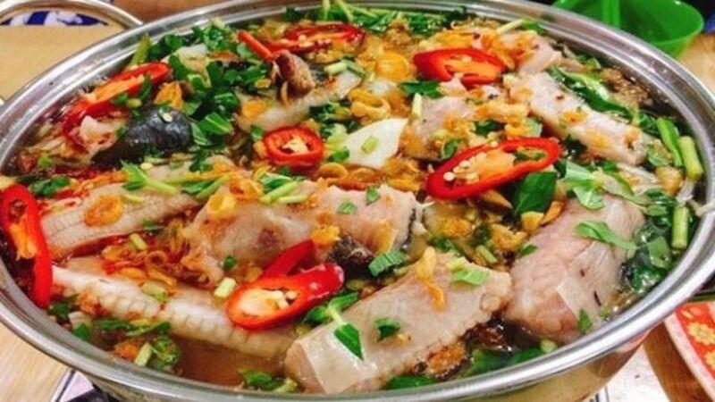 Cá hắc cấy nấu măng chua