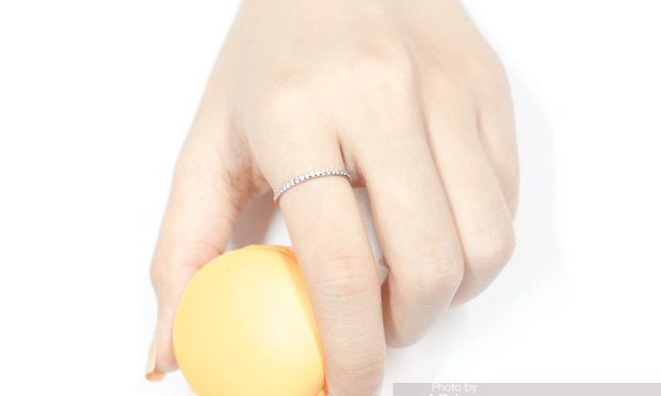 Ý nghĩa nhẫn đeo ngón trỏ nữ: Vẻ đẹp và ý nghĩa tiêu biểu