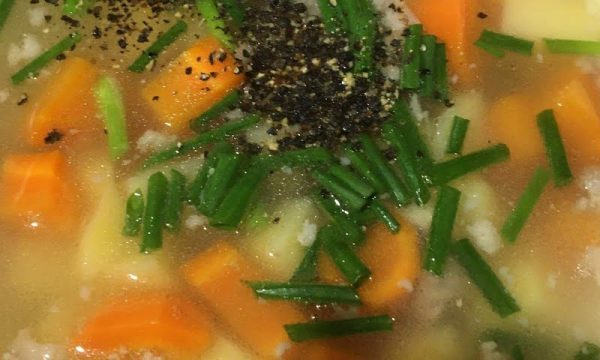 Canh khoai tây cà rốt thịt băm – Món canh bổ dưỡng và hấp dẫn