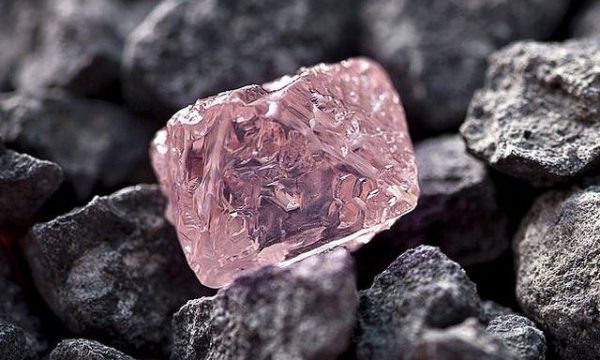 Việt Nam có mỏ kim cương hay không?