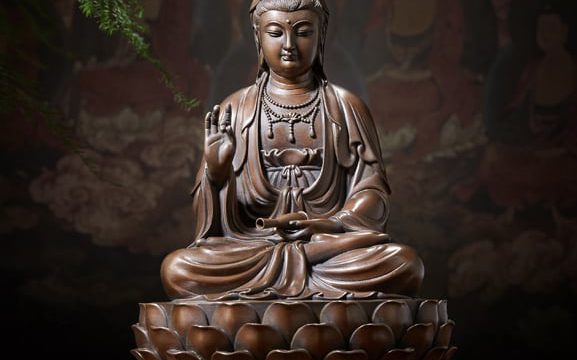 Chọn tượng Phật nào để thờ tại gia?