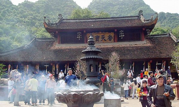 Văn khấn khi đi lễ chùa Hương – Hành trình tìm cầu an và may mắn